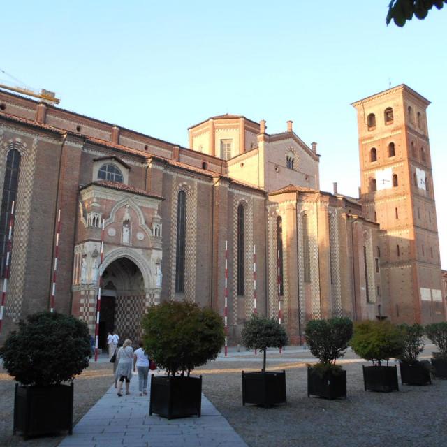 10 Asti (5)