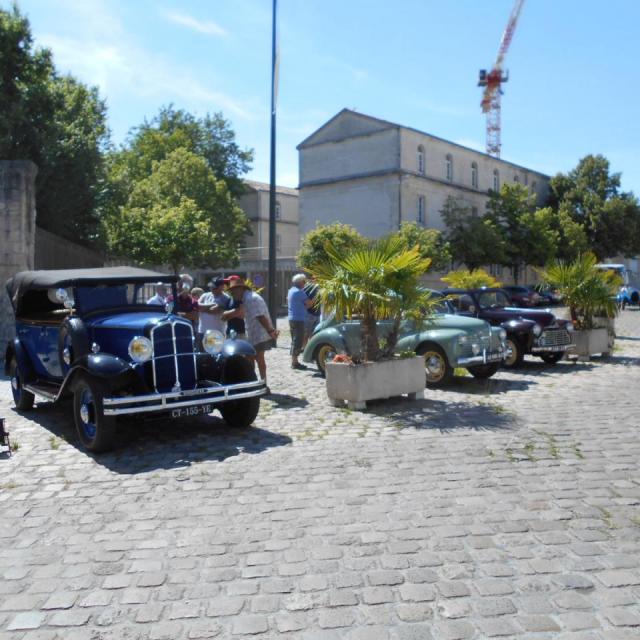 27 Rochefort Rassemblement Amilcar et Cycles Cars 15 06 2017 (2)