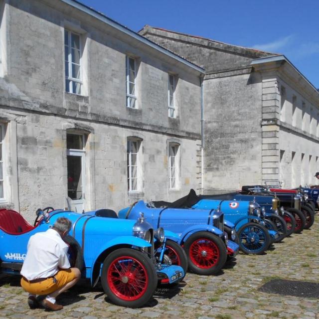 27 Rochefort Rassemblement Amilcar et Cycles Cars 15 06 2017 (4)