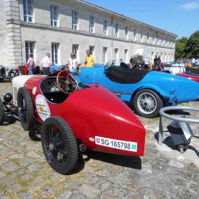27 Rochefort Rassemblement Amilcar et Cycles Cars 15 06 2017 (59)