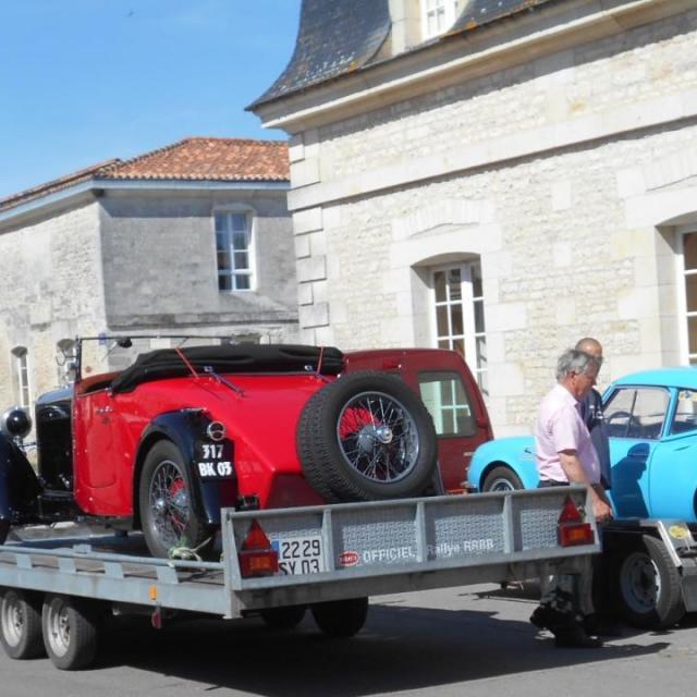 27 Rochefort Rassemblement Amilcar et Cycles Cars 15 06 2017 (82)