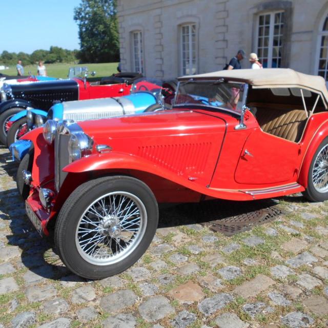 27 Rochefort Rassemblement Amilcar et Cycles Cars 15 06 2017 (87)